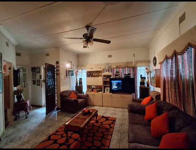 3 BEDROOM FREESTANDING FOR SALE IN ROOSHEUWEL